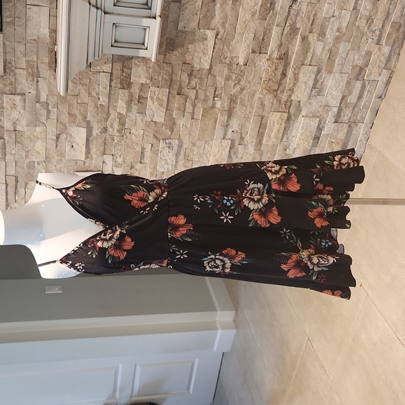 NWT ULTRANICE Summer Floral Wrap V Neck Adjustable Spaghetti Casual Ruffle sz M - Picture 2 of 7